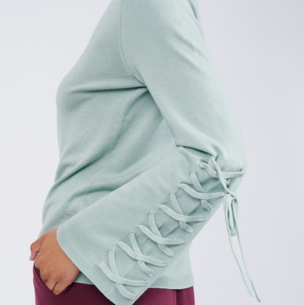 525 AmericaMint lace up long Sleeve Medium
